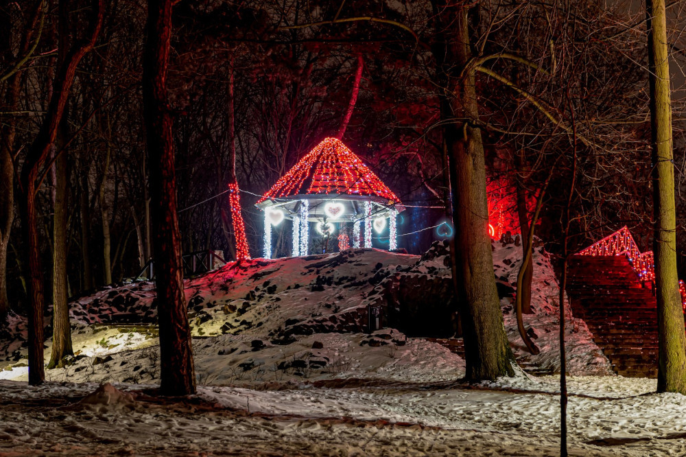 [ZDJ&#280;CIA] Walentynkowa iluminacja na Górze Mi&#322;o&#347;ci